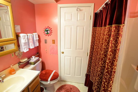 Academy Bed & Breakfast - Internet Find 17