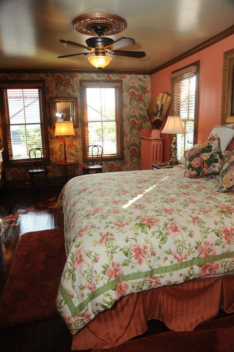 Academy Bed & Breakfast - Internet Find 4