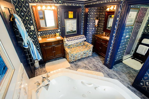 Academy Bed & Breakfast - Internet Find 12