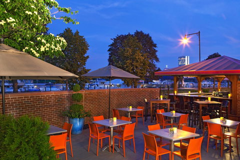 Royal Sonesta Boston - Renee 25