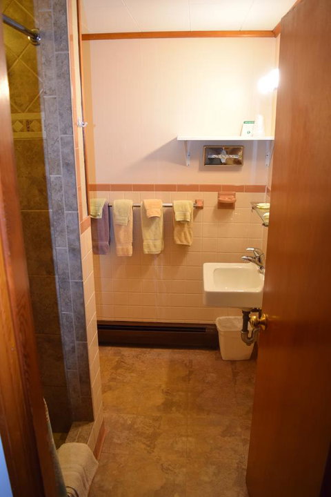 Country Acres Motel - Internet Find 7