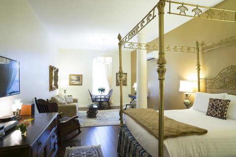 The Barrington - Renee 15