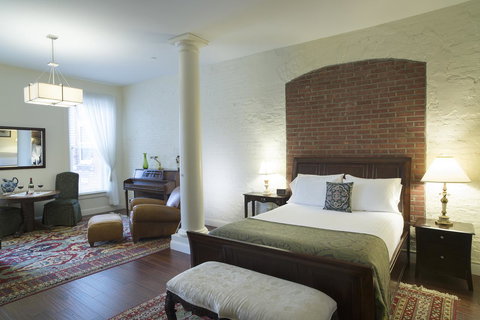 The Barrington - Renee 6