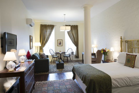 The Barrington - Renee 18