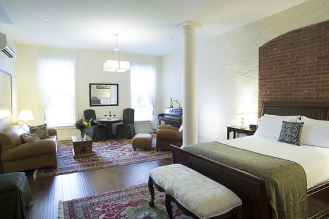 The Barrington - Renee 14