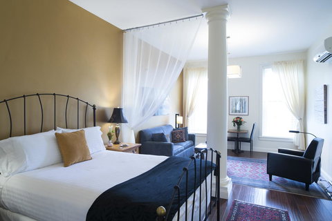 The Barrington - Renee 16