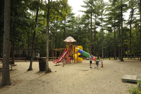 Gateway To Cape Cod Two-Bedroom Park Model 5 - Swimm 7