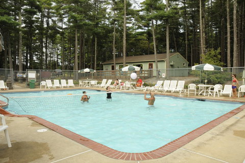 Gateway To Cape Cod Two-Bedroom Park Model 5 - Swimm 2