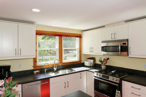 62 Crowell Road Home - Renee 5