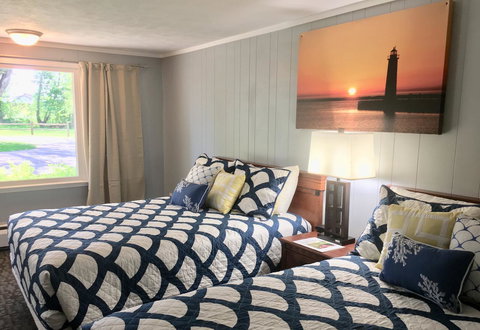 Elk Rapids Lakeshore Inn - Renee 15