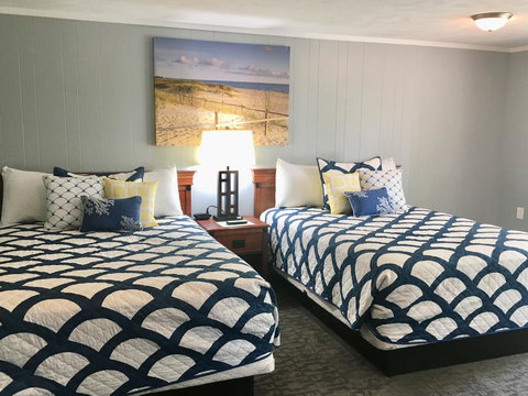 Elk Rapids Lakeshore Inn - Renee 6