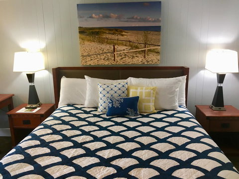 Elk Rapids Lakeshore Inn - Renee 10