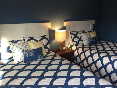 Elk Rapids Lakeshore Inn - Renee 0