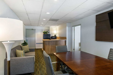 The Grand River Hotel, An Ascend Hotel Collection Member Grand Rapids - Renee 26