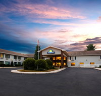 Days Inn by Wyndham Cadillac
