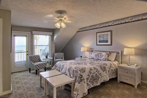 302 North Shore Inn - Renee 12