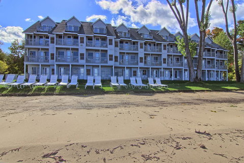 302 North Shore Inn - Renee 9