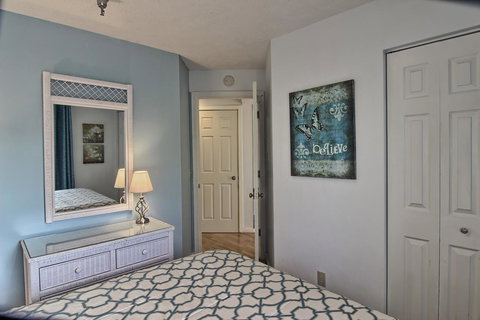 302 North Shore Inn - Renee 20