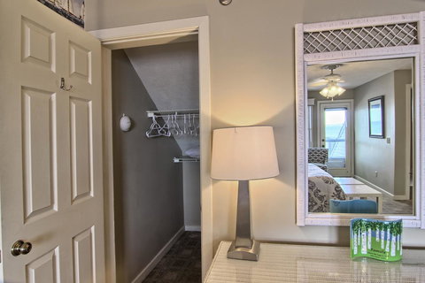 302 North Shore Inn - Renee 17