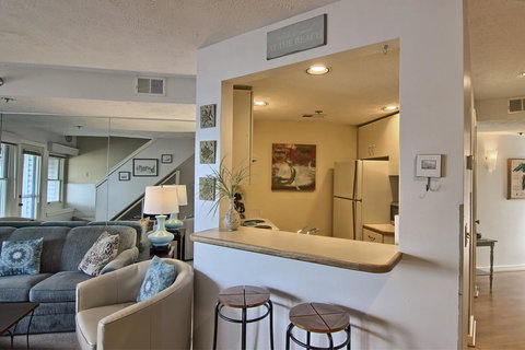 302 North Shore Inn - Renee 16