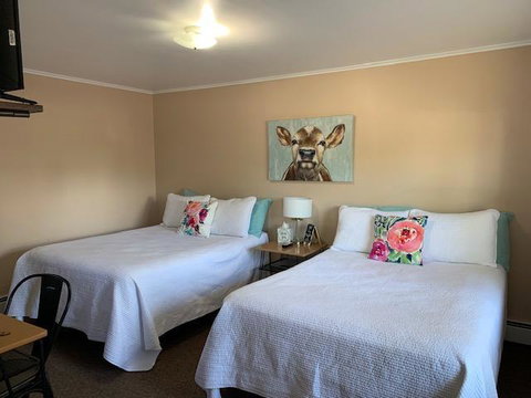 Grand Lake Resort - Internet Find 11