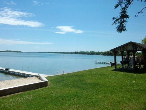 Grand Lake Resort - Internet Find 0