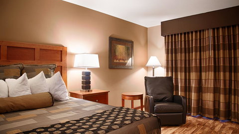 Best Western Plus Bloomington Hotel - Swimm 9
