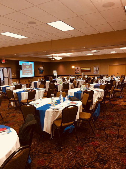 Best Western Plus Bloomington Hotel - Swimm 15