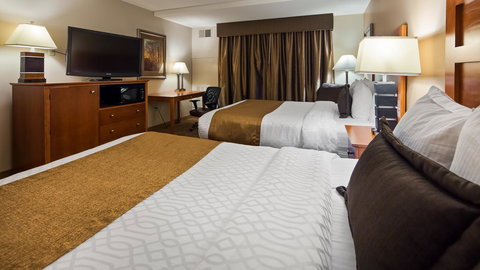 Best Western Plus Bloomington Hotel - Swimm 10
