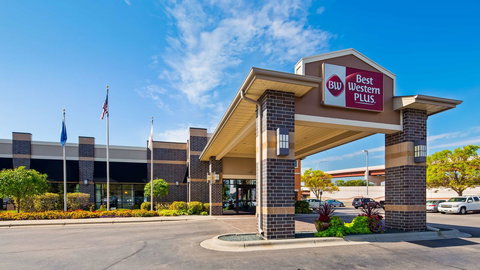 Best Western Plus Bloomington Hotel - Swimm 0