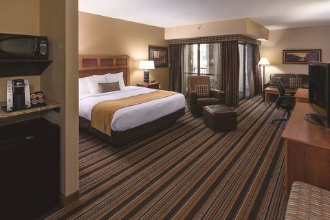 Best Western Plus Bloomington Hotel - Swimm 44