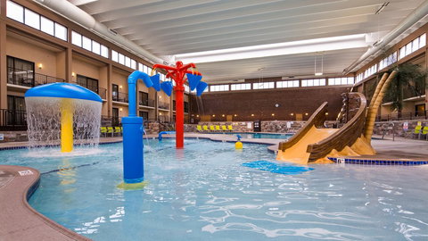 Best Western Plus Bloomington Hotel - Swimm 7