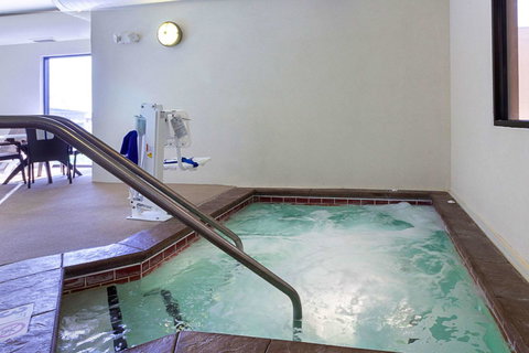 Comfort Suites & Conference Center Worthington - Internet Find 25