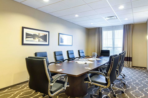 Comfort Suites & Conference Center Worthington - Internet Find 26