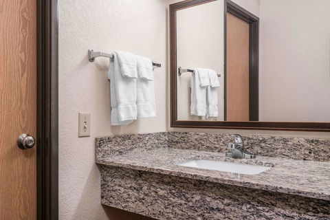 AmericInn By Wyndham Worthington - Internet Find 37
