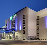 Holiday Inn Express  Suites Jackson Downtown - Coliseum