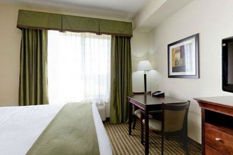 Holiday Inn Express Hotel & Suites Biloxi- Ocean Springs - Internet Find 17