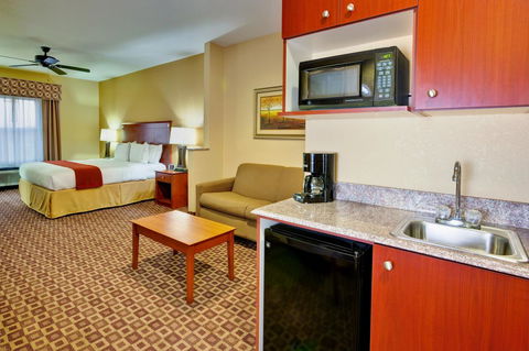 Holiday Inn Express McComb - Renee 13