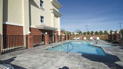Holiday Inn Express McComb - Renee 21