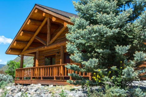 The Roosevelt Hotel - Yellowstone - Renee 31