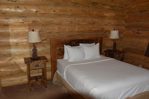 The Roosevelt Hotel - Yellowstone - Renee 25