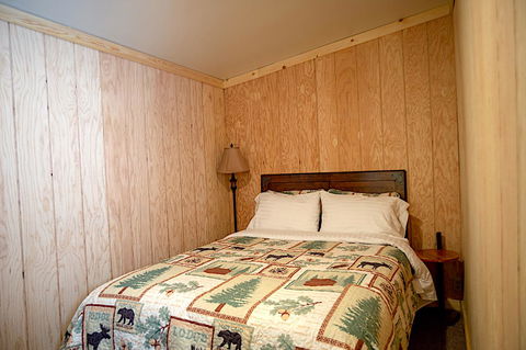 Yellowstone's Treasure Cabins - Renee 8