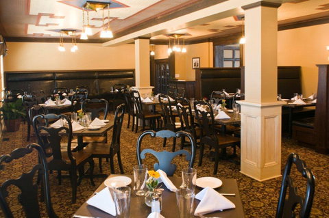 The Sacajawea Hotel - Renee 31