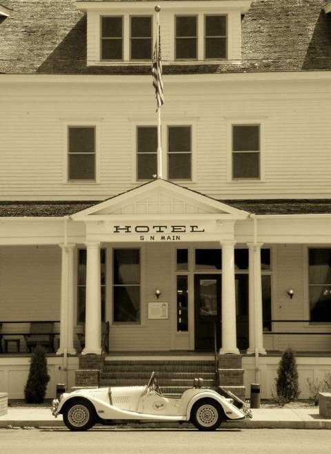 The Sacajawea Hotel - Renee 28