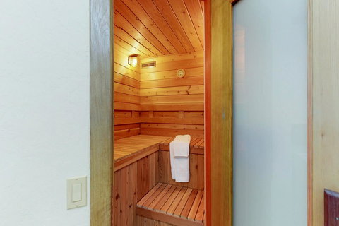 Big Arm Bay Getaway - Renee 19