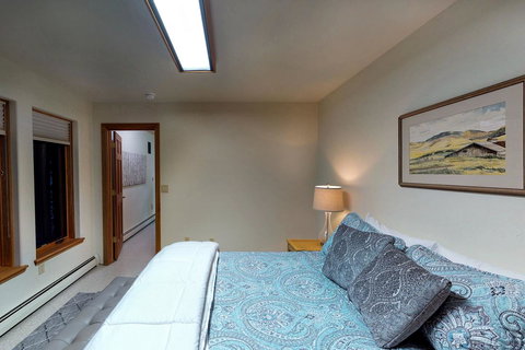 Big Arm Bay Getaway - Renee 12