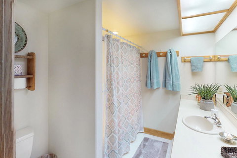 Big Arm Bay Getaway - Renee 13