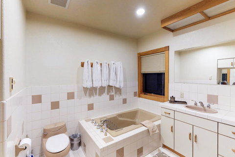 Big Arm Bay Getaway - Renee 9