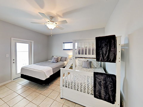 136 Dunes Home 2 Units Home - Internet Find 9