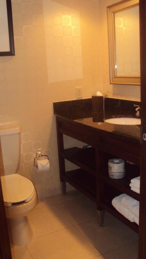 DoubleTree By Hilton Hotel & Executive Meeting Center Omaha-Downtown - Renee 19